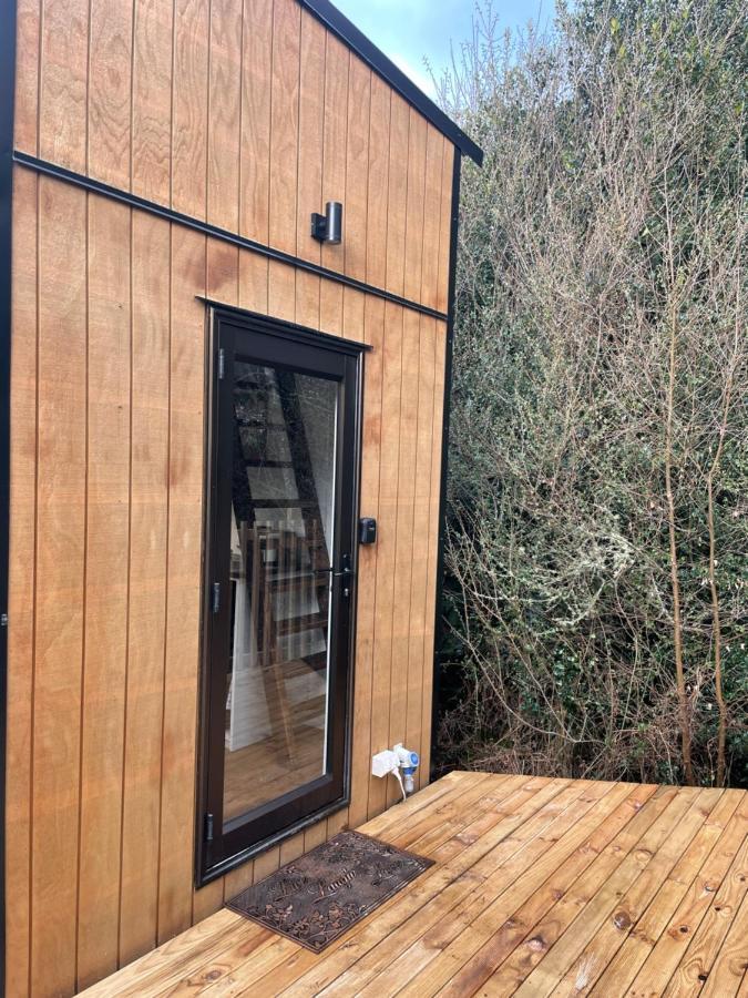 Tiny House In The Bush - A Minute From Town Centre Ruapehu Unique Stays Raetihi Exterior photo