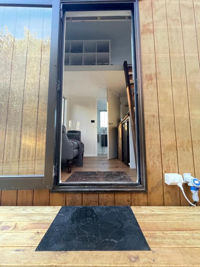 Tiny House In The Bush - A Minute From Town Centre Ruapehu Unique Stays Raetihi Exterior photo