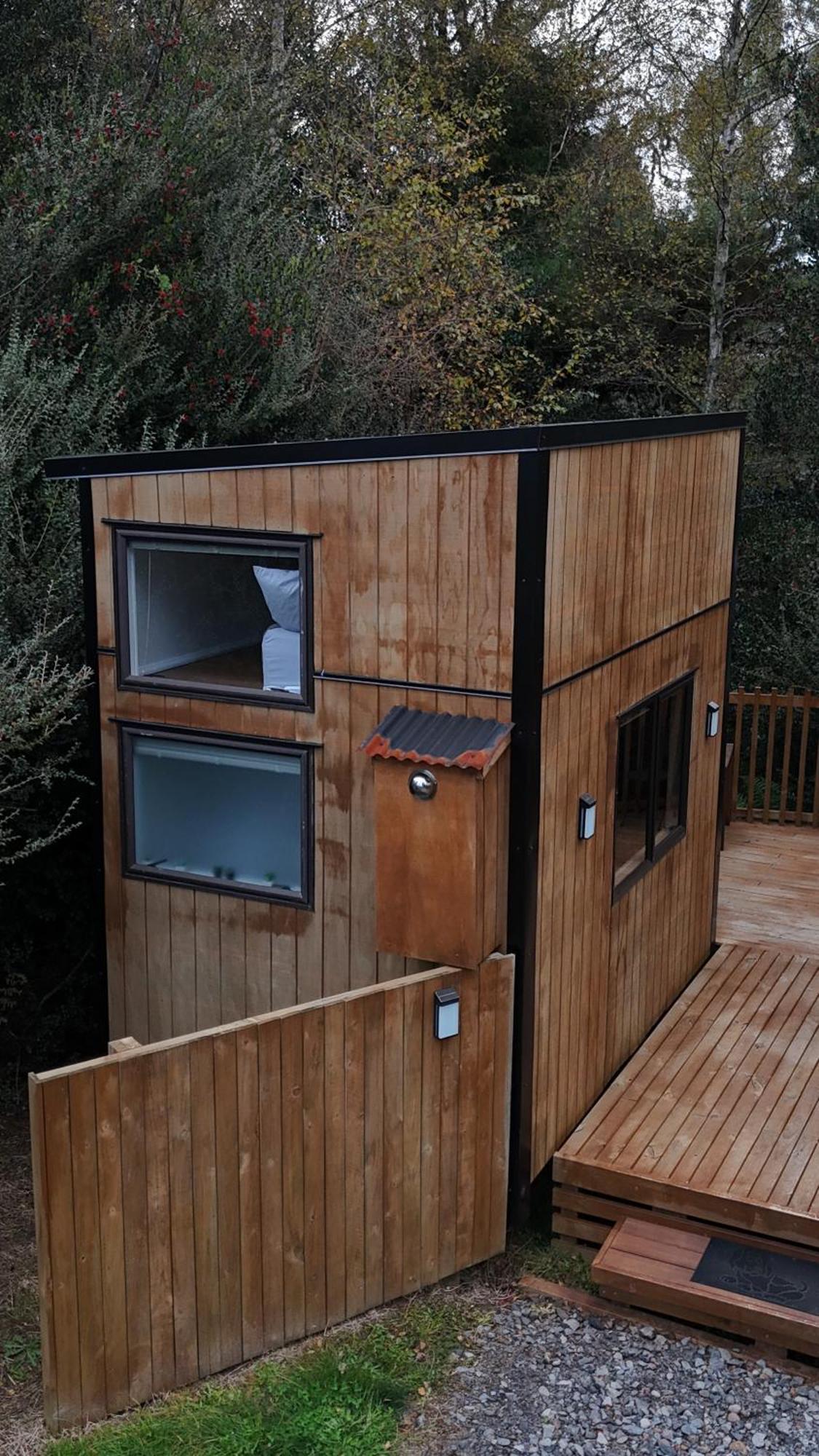 Tiny House In The Bush - A Minute From Town Centre Ruapehu Unique Stays Raetihi Exterior photo